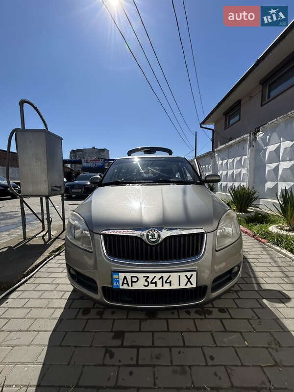 Хэтчбек Skoda Fabia 2008 в Черновцах
