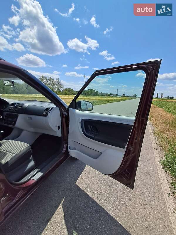 Универсал Skoda Fabia 2011 в Днепре