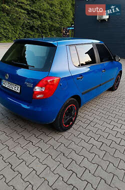 Хэтчбек Skoda Fabia 2010 в 