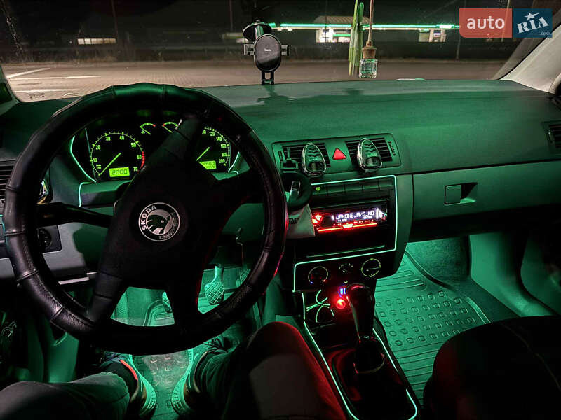 Седан Skoda Fabia 2002 в Ужгороде