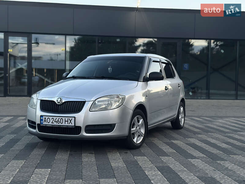 Хэтчбек Skoda Fabia 2008 в 
