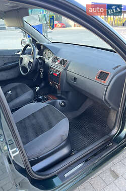 Хэтчбек Skoda Fabia 2003 в 