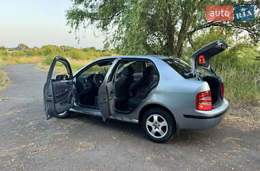 Седан Skoda Fabia 2002 в 
