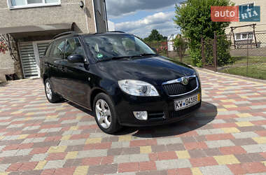 Універсал Skoda Fabia 2010 в Івано-Франківську