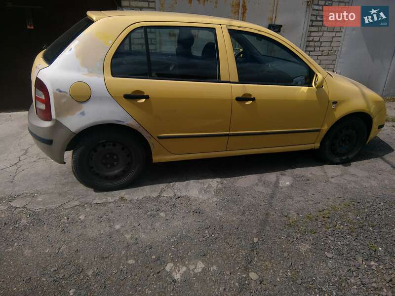 Хэтчбек Skoda Fabia 2000 в Луцке