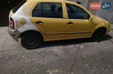 Хэтчбек Skoda Fabia 2000 в 