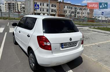 Хэтчбек Skoda Fabia 2011 в 