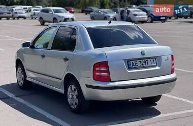 Седан Skoda Fabia 2004 в 
