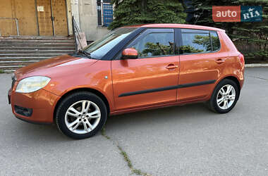 Хэтчбек Skoda Fabia 2008 в 