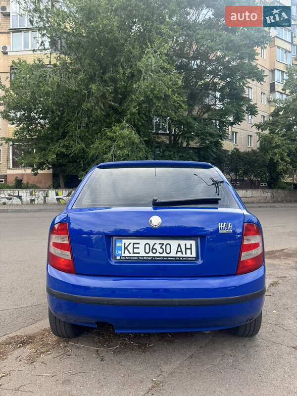 Хэтчбек Skoda Fabia 2004 в Кривом Роге