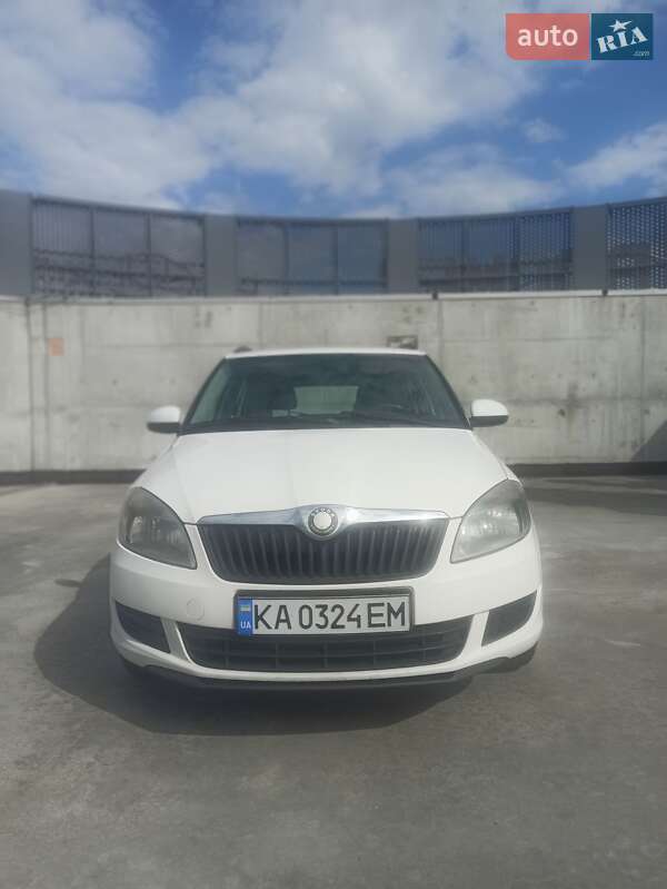 Універсал Skoda Fabia 2010 в Києві