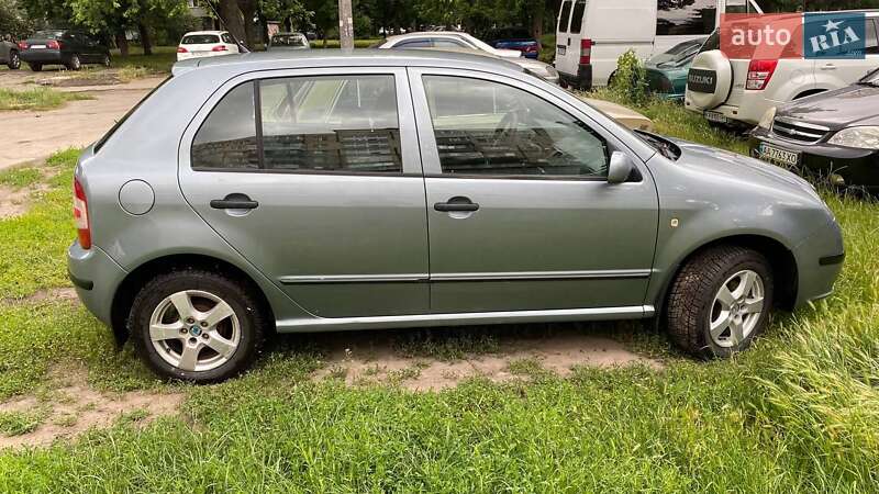 Хэтчбек Skoda Fabia 2006 в Киеве