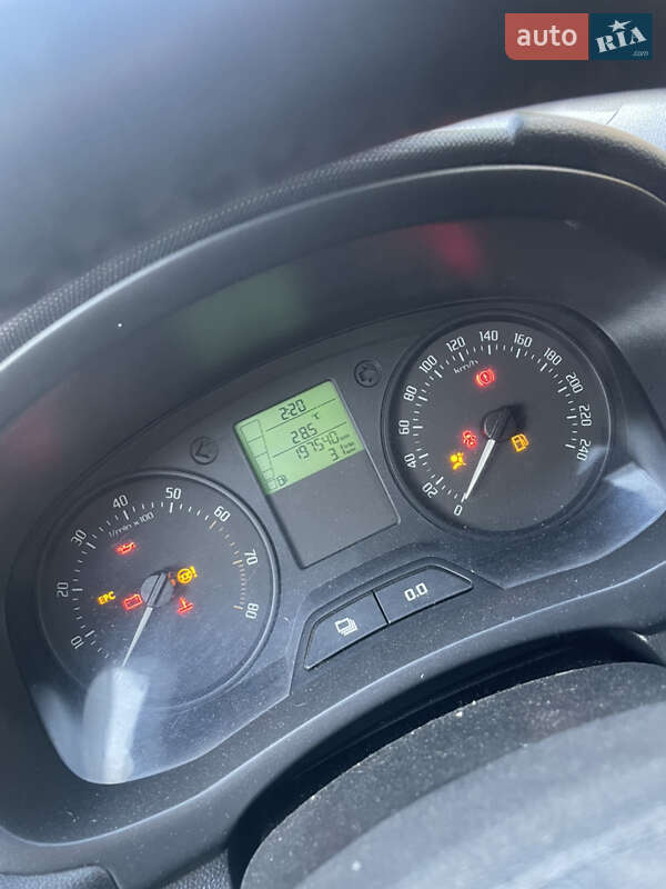 Хэтчбек Skoda Fabia 2012 в Чернигове фото 12 Хэтчбек Skoda Fabia 2012 в Чернигове