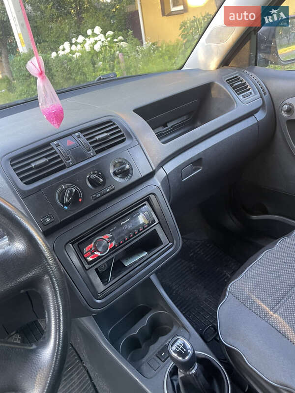 Хэтчбек Skoda Fabia 2012 в Чернигове фото 13 Хэтчбек Skoda Fabia 2012 в Чернигове