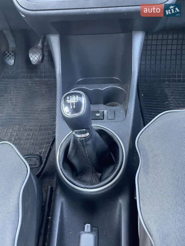 Хэтчбек Skoda Fabia 2012 в Чернигове фото 15 Хэтчбек Skoda Fabia 2012 в Чернигове