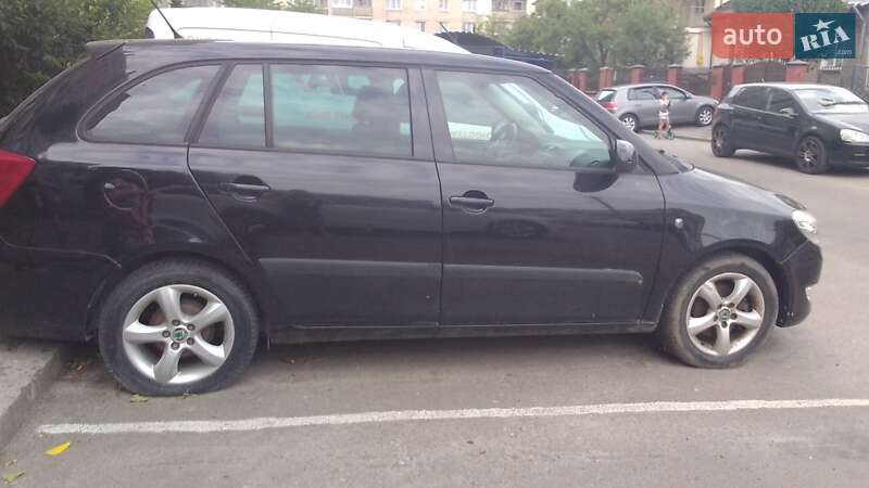 Універсал Skoda Fabia 2011 в Львові
