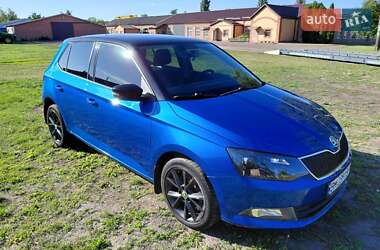 Хетчбек Skoda Fabia 2015 в Ромнах