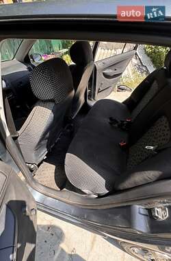 Хэтчбек Skoda Fabia 2004 в 