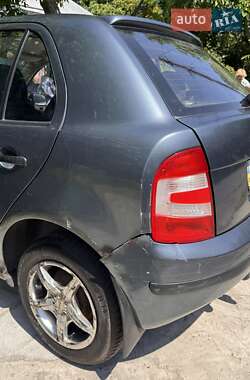 Хэтчбек Skoda Fabia 2004 в 