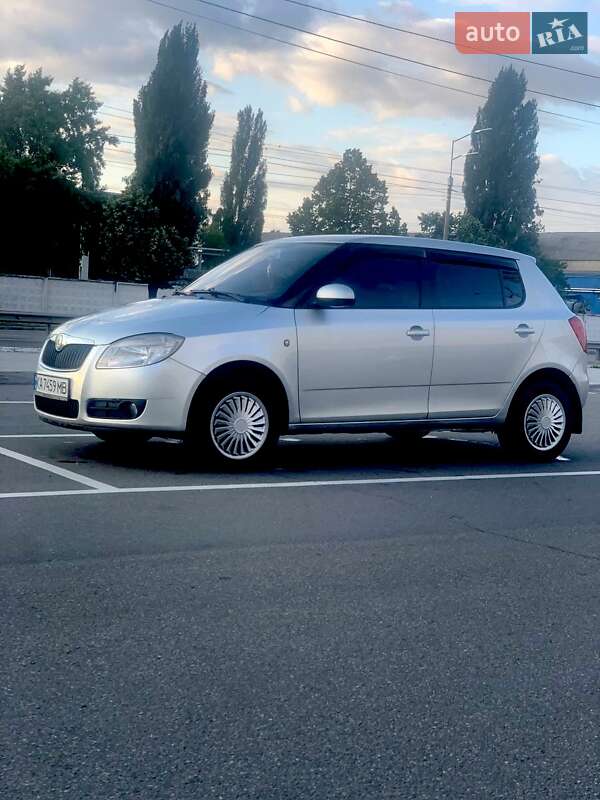 Хэтчбек Skoda Fabia 2009 в Киеве