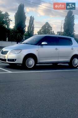Хэтчбек Skoda Fabia 2009 в 