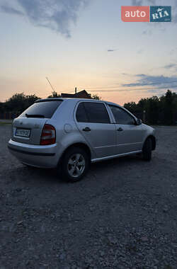 Хетчбек Skoda Fabia 2004 в 