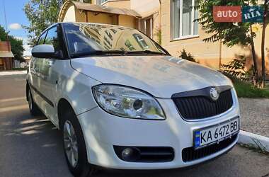 Хетчбек Skoda Fabia 2009 в Києві