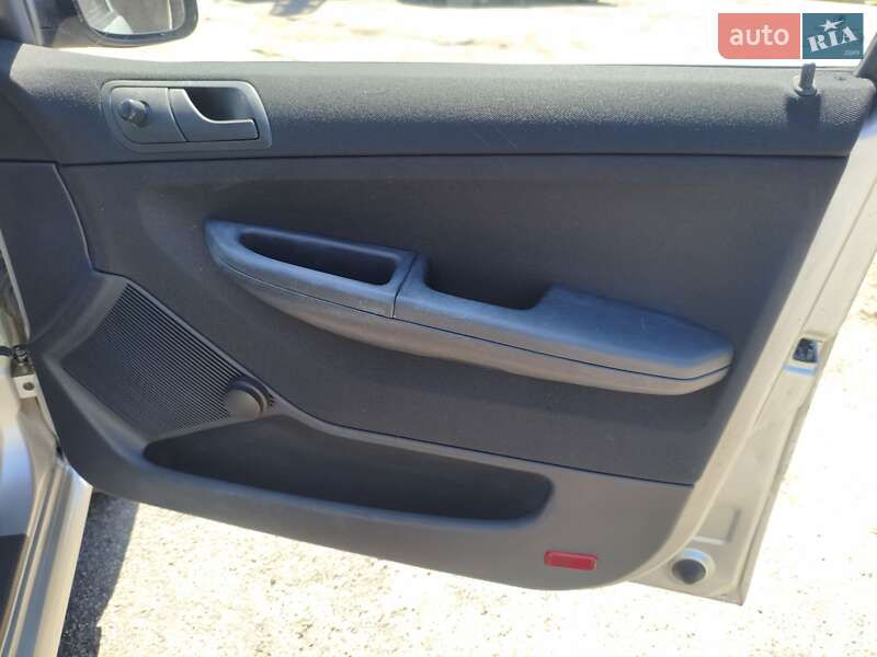 Хэтчбек Skoda Fabia 2006 в Запорожье