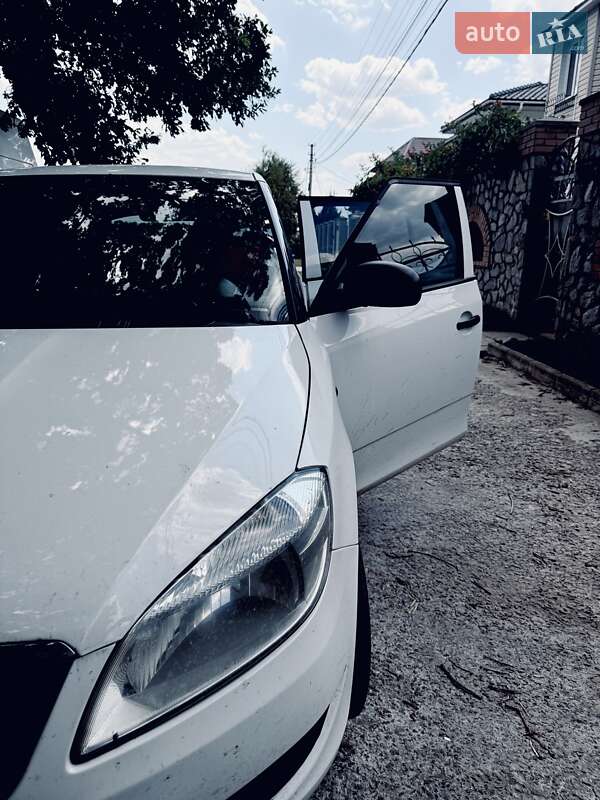 Хетчбек Skoda Fabia 2015 в Горішніх Плавнях