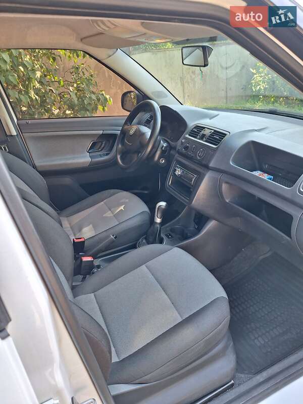 Хэтчбек Skoda Fabia 2012 в Харькове
