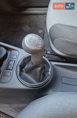 Хэтчбек Skoda Fabia 2011 в 
