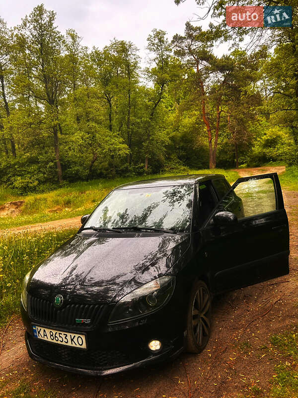 Хетчбек Skoda Fabia 2011 в Києві