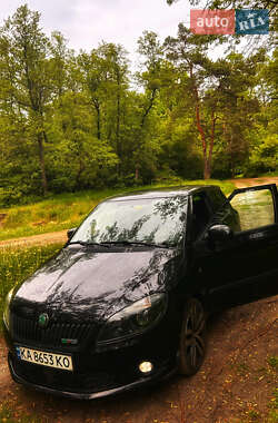 Хэтчбек Skoda Fabia 2011 в 