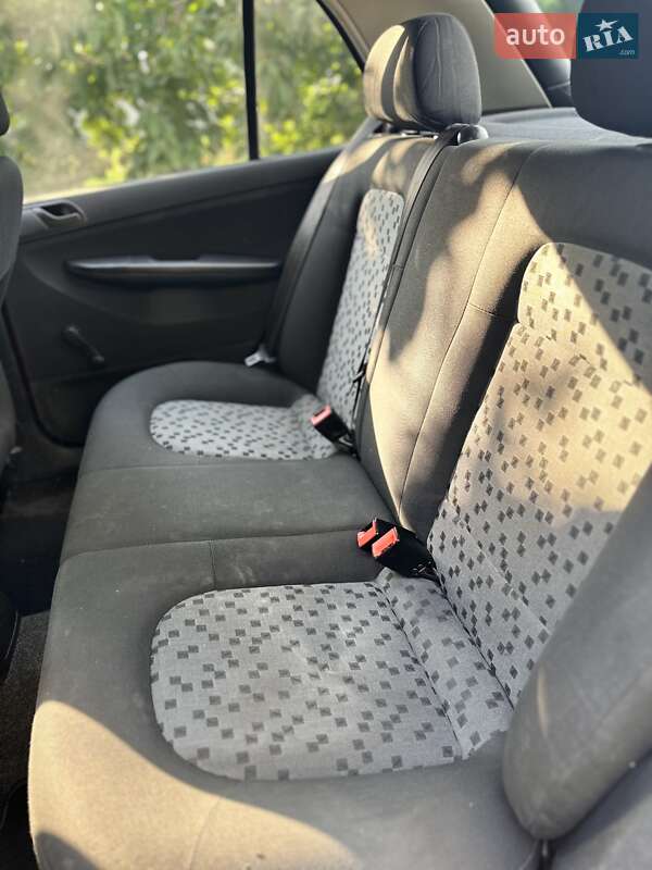 Седан Skoda Fabia 2006 в Полтаве