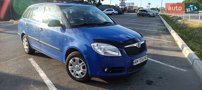 Универсал Skoda Fabia 2009 в Житомире