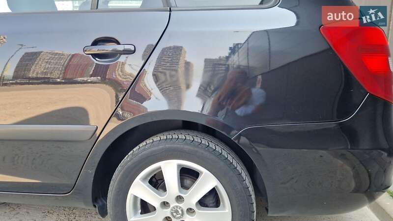 Универсал Skoda Fabia 2009 в Ирпене