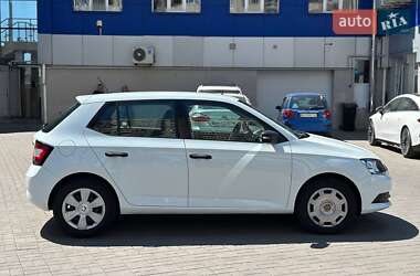 Хэтчбек Skoda Fabia 2017 в 