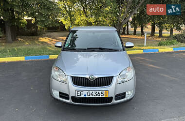 Хэтчбек Skoda Fabia 2009 в 