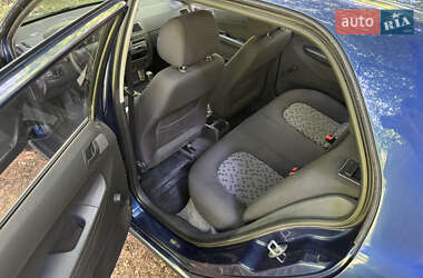 Хэтчбек Skoda Fabia 2006 в 