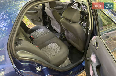 Хэтчбек Skoda Fabia 2006 в 