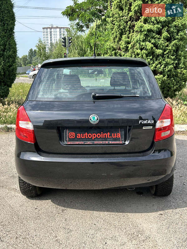 Хэтчбек Skoda Fabia 2011 в Сумах