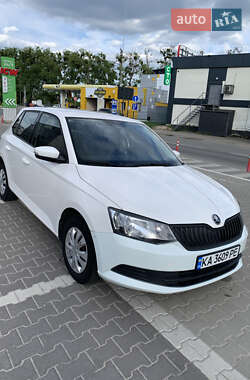 Хэтчбек Skoda Fabia 2016 в 