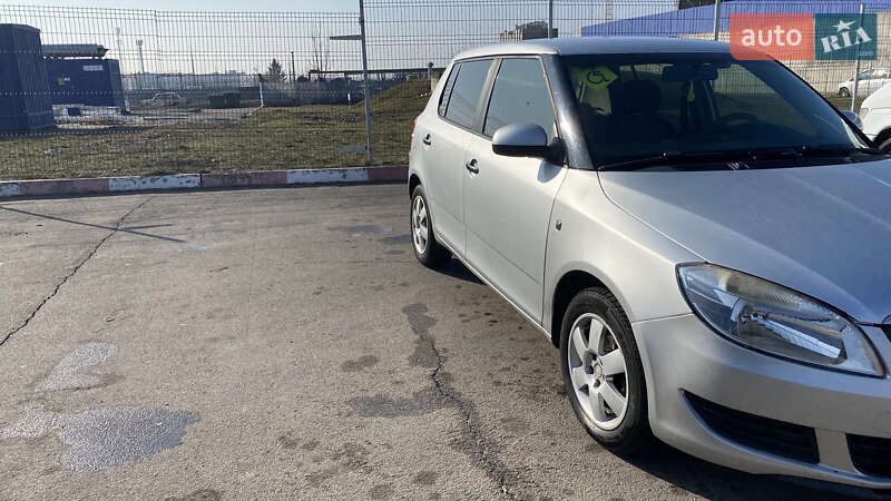 Хэтчбек Skoda Fabia 2010 в Виннице