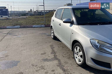 Хэтчбек Skoda Fabia 2010 в 