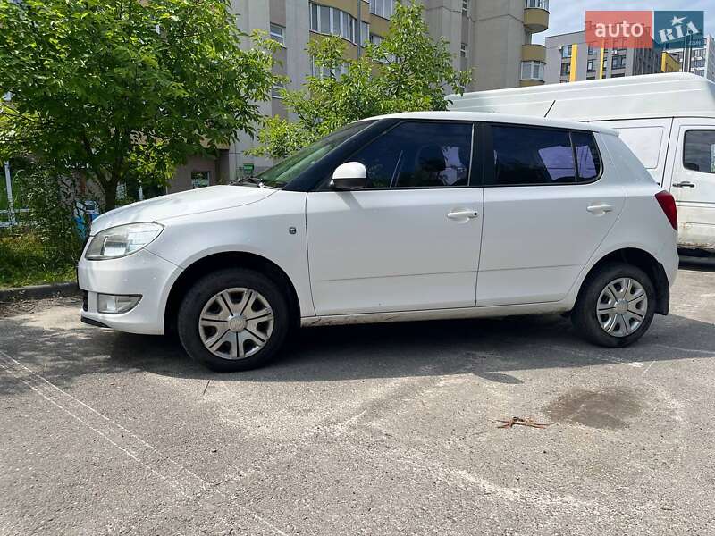 Хетчбек Skoda Fabia 2012 в Львові