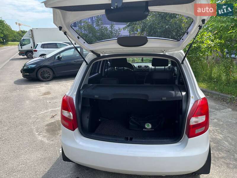 Хетчбек Skoda Fabia 2012 в Львові