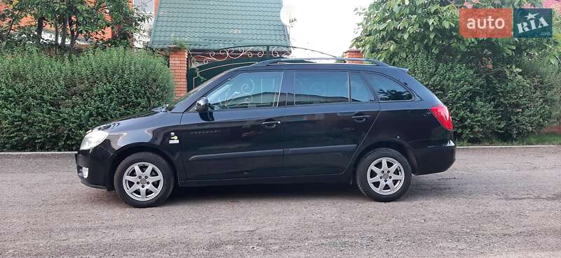 Универсал Skoda Fabia 2010 в Чернигове