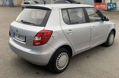 Хэтчбек Skoda Fabia 2012 в 