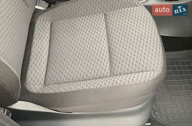 Хэтчбек Skoda Fabia 2012 в 