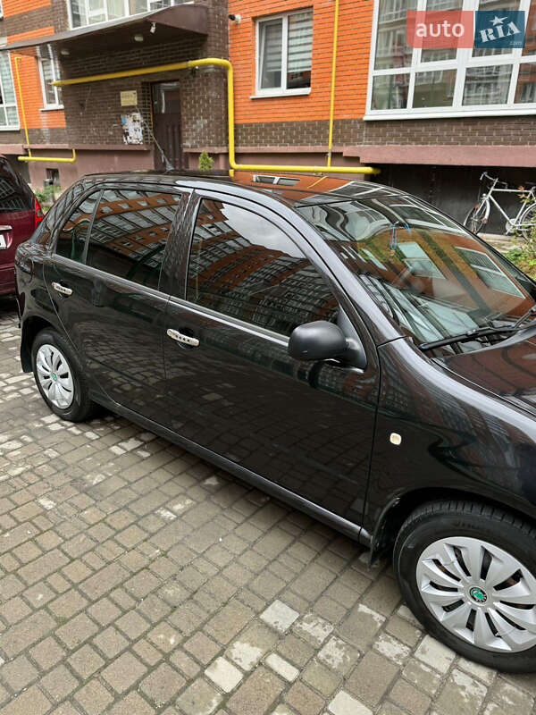 Хэтчбек Skoda Fabia 2007 в Львове